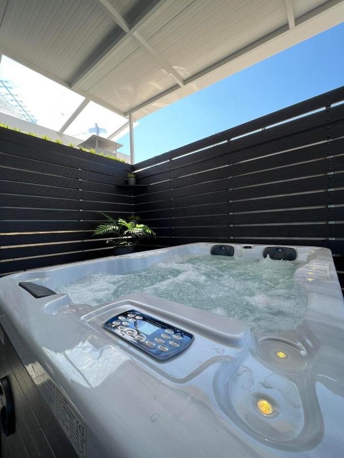 Loft Spa Greece - Enjoy Our Jacuzzi กาลามาตา ภายนอก รูปภาพ