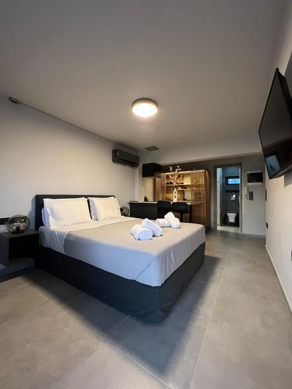 Loft Spa Greece - Enjoy Our Jacuzzi กาลามาตา ภายนอก รูปภาพ